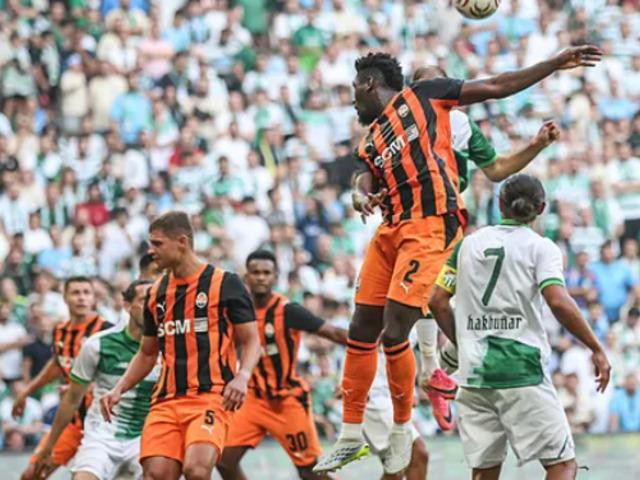 Bursaspor Arda Turan'ın ekibi Shakhtar Donetsk ile golsüz berabere kaldı