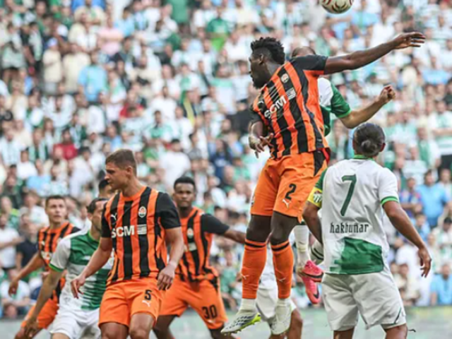 Bursaspor Arda Turan'ın ekibi Shakhtar Donetsk ile gols&uuml;z berabere kaldı