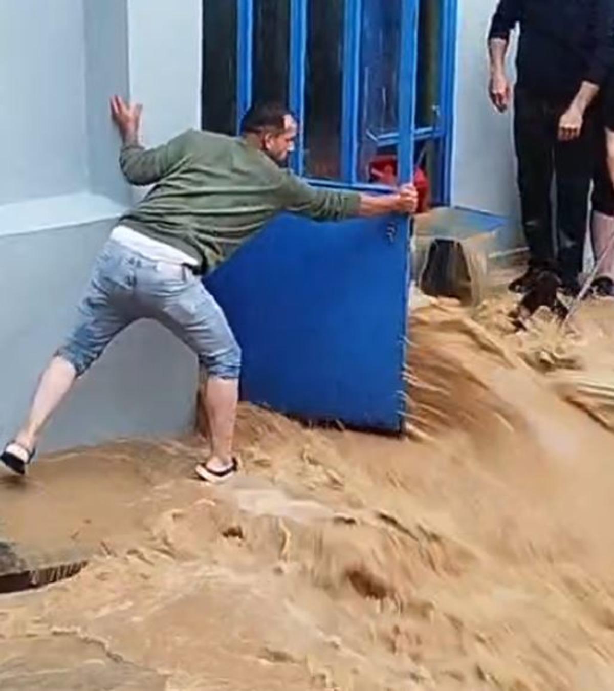 Kastamonu da sağanak kabusa d&ouml;nd&uuml;! 12 kişi tahliye edildi, k&ouml;y yemekhanesini su bastı 7