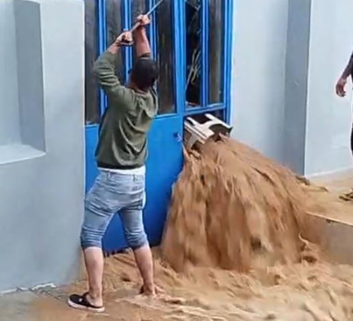 Kastamonu da sağanak kabusa d&ouml;nd&uuml;! 12 kişi tahliye edildi, k&ouml;y yemekhanesini su bastı 6