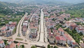 12 kişi tahliye edildi, 6 k&ouml;y yolu ulaşıma kapandı