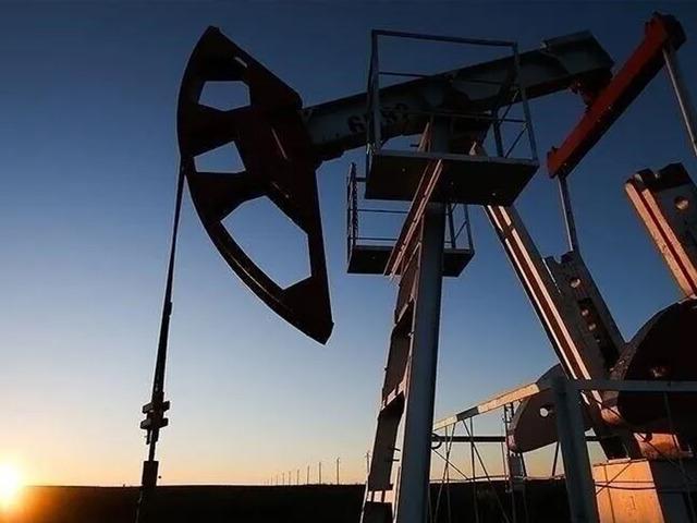 İran Petrol Bakanlığı: Petrol satışımız 4 ayda 11 milyar doları ge&ccedil;ti