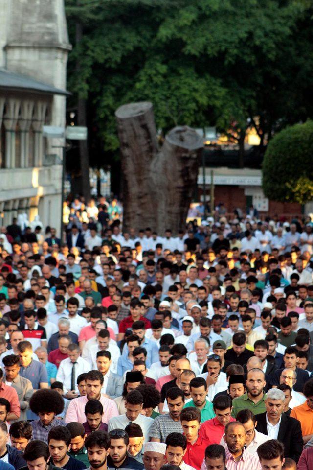 Sultanahmet Camii'nde bayram namazı