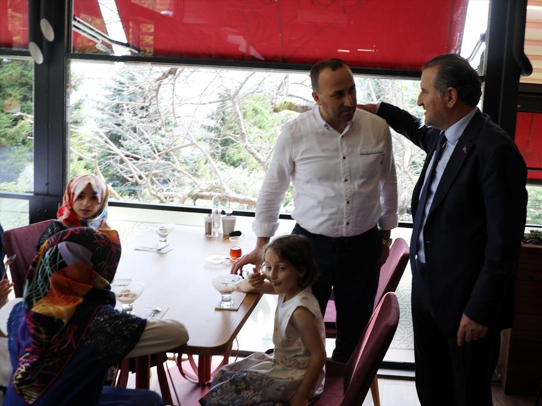 "Toplum şefkat, sevgi değerleri &uuml;zerinde y&uuml;kselmeli"