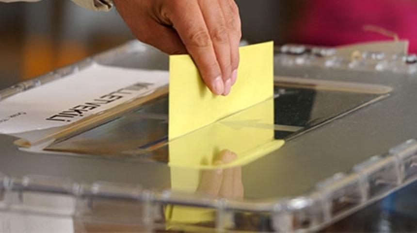 Almanya'da henüz seçmenlerin 4'te 1'i sandığa gitti