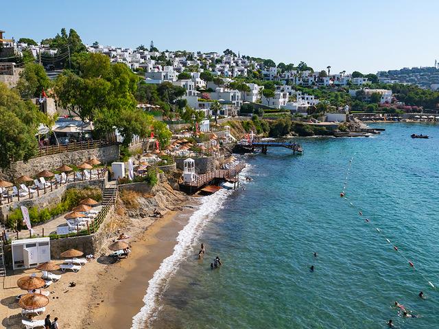 Deniz &uuml;cretsiz, lahmacun 250 TL! Ucuz tatil form&uuml;l&uuml;: Dolup taştı