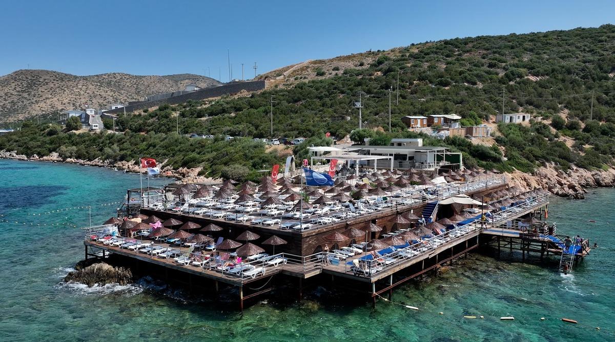 Deniz ücretsiz, lahmacun 250 TL! Ucuz tatil formülü: Dolup taştı 1