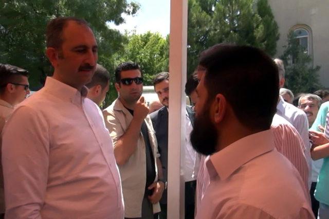 Adalet Bakanı Gül: Suruç'ta yapılan saldırıyı kınıyorum (2)
