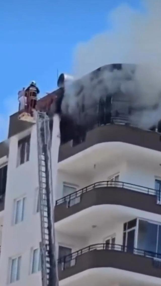 Apartman dairesinde &ccedil;ıkan yangın s&ouml;nd&uuml;r&uuml;ld&uuml; 2