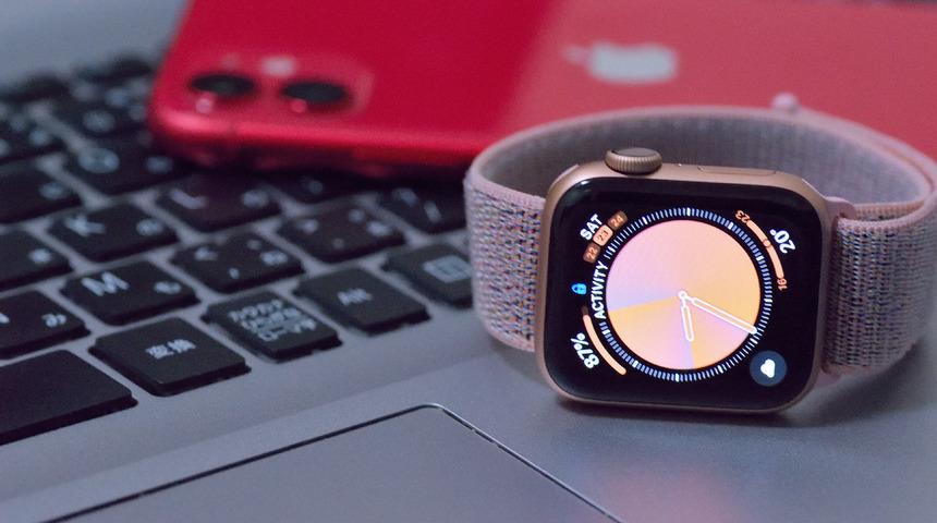 Apple Watch k&ouml;kten değişebilir: Ekransız model ve yuvarlak ekran da masada