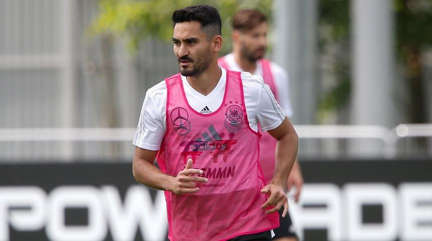 Barcelona İlkay Gündoğan'ı Iniesta'nın yerine düşünüyor!