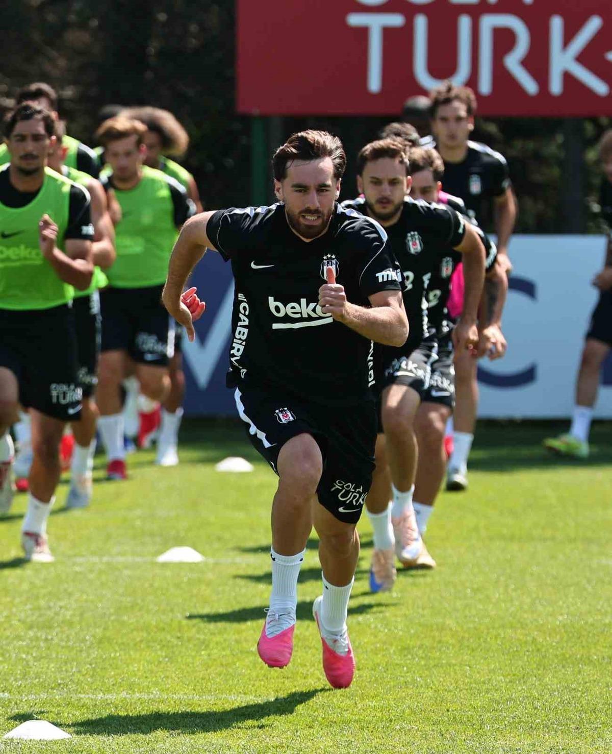 Beşiktaş, Midtjylland ma&ccedil;ı hazırlıklarını s&uuml;rd&uuml;rd&uuml; 1