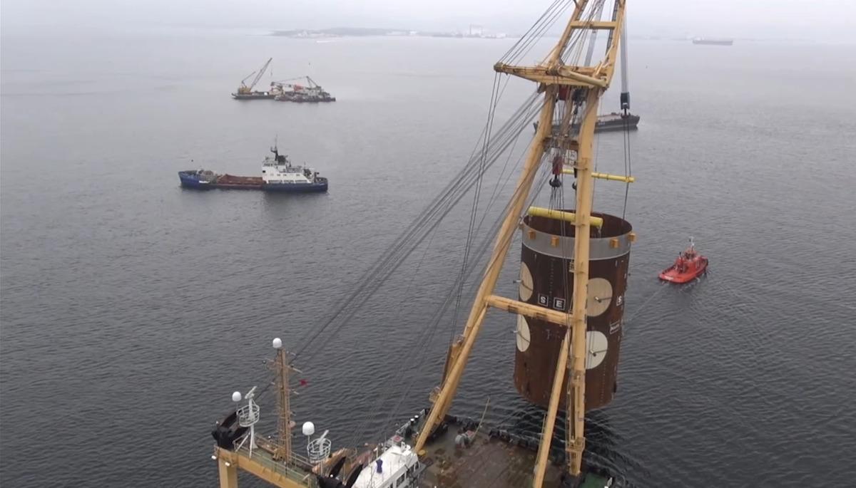 K&ouml;rfezin 40 metre altında dev operasyon: 5 katlı bina y&uuml;ksekliğinde 4