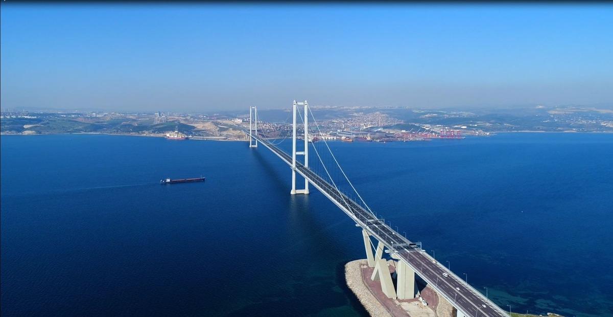 K&ouml;rfezin 40 metre altında dev operasyon: 5 katlı bina y&uuml;ksekliğinde 7