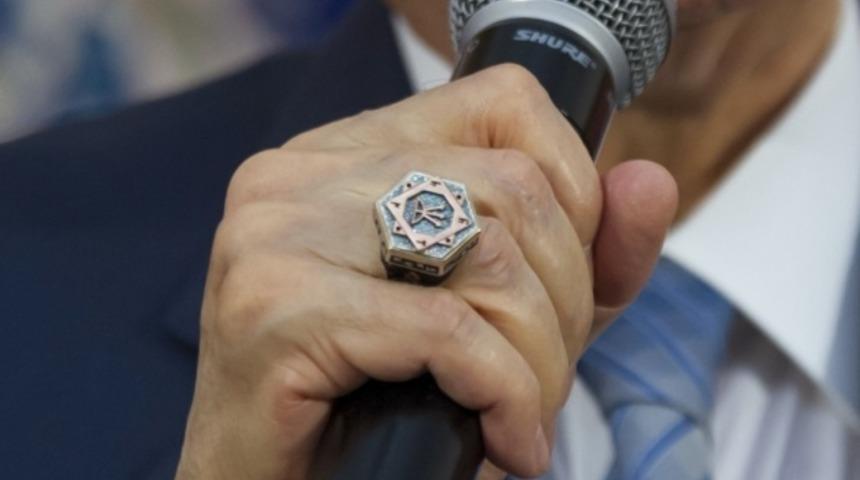 MHP Lideri Devlet Bahçeli’nin bayramlaşmada taktığı yüzük dikkat çekti!