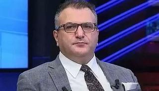 Cem K&uuml;&ccedil;&uuml;k bizzat duyurdu: TGRT Haber ve T&uuml;rkiye Gazetesi'yle yolları ayırdı! "Yazılanlara g&uuml;l&uuml;p ge&ccedil;iyorum"