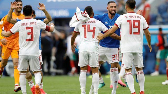 Ünlü giyim firması Nike, İranlı futbolculara Dünya Kupası için krampon göndermedi!