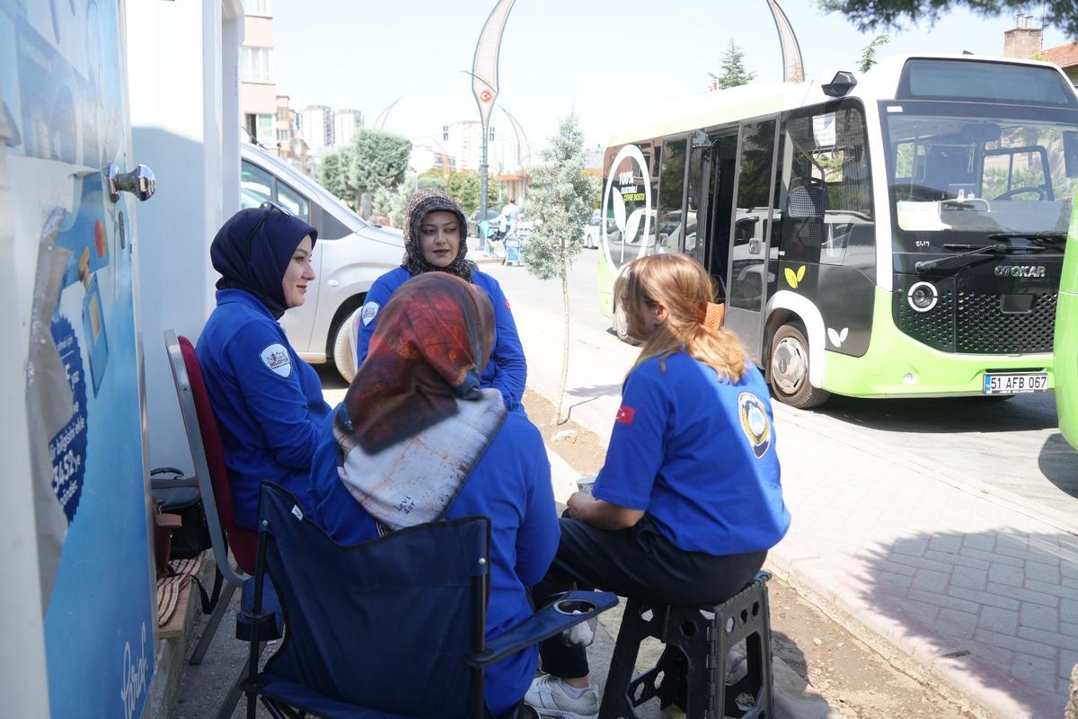 Elektrikli otobüslerin direksiyonuna kadın şoförler geçti 3
