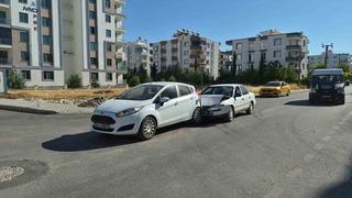 İki otomobil çarpıştı: 1 yaralı