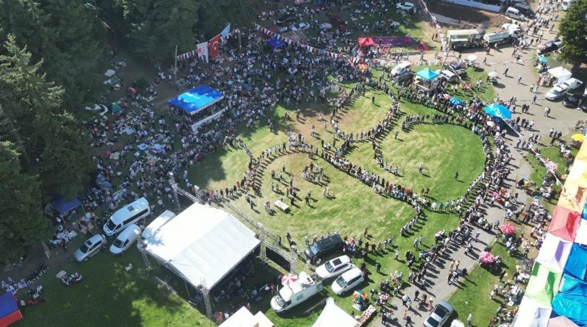 2 bin rakımlı Sahara Yaylası nda festival: Dev horon halkası dikkat &ccedil;ekti 1