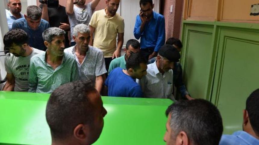 Halk otob&uuml;s&uuml;nde korkun&ccedil; &ouml;l&uuml;m 