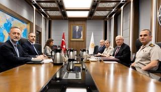 Bakan Fidan, Milli Savunma Bakanı G&uuml;ler ile g&ouml;r&uuml;şt&uuml;