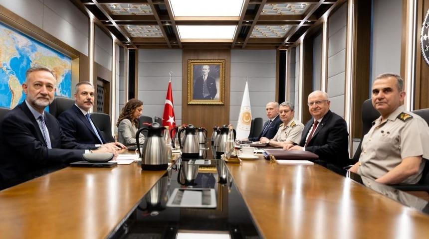 Bakan Fidan, Milli Savunma Bakanı G&uuml;ler ile g&ouml;r&uuml;şt&uuml;