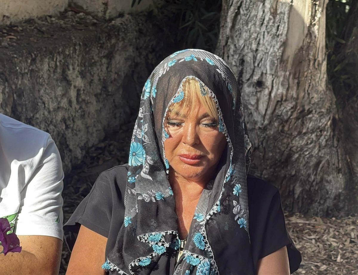 Safiye Soyman oğlunun mezarı başında g&ouml;zyaşlarına boğuldu!   Oğlumun ruhu bu kedide   1