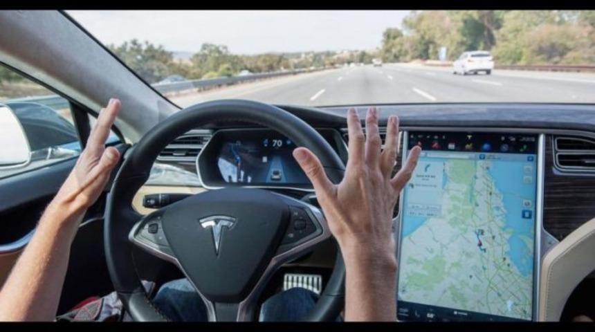 Tesla Autopilot g&uuml;ncellemesi işe yaradı 