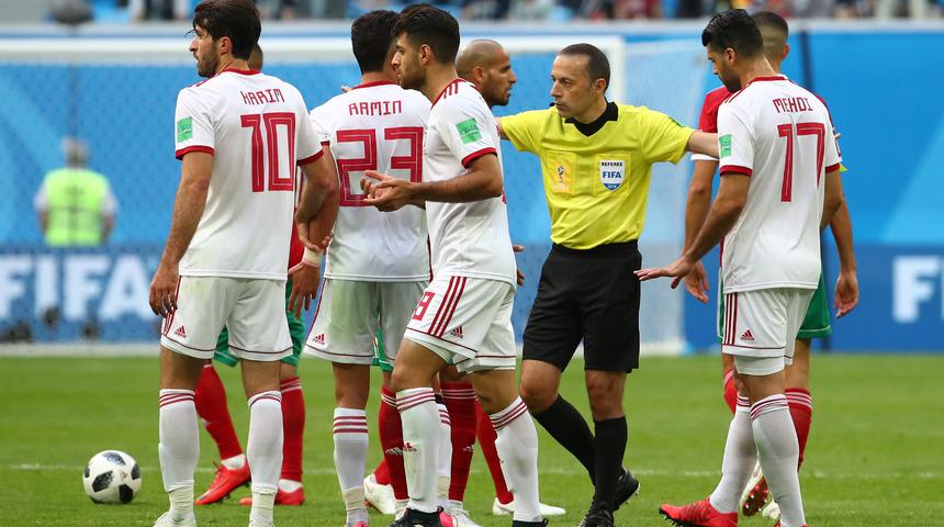 Cüneyt Çakır'ın kararları Dünya Kupası'na damga vurdu!