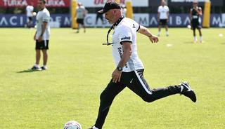 Beşiktaş, Midtjylland ma&ccedil;ı hazırlıklarını s&uuml;rd&uuml;rd&uuml;
