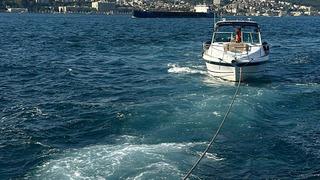 Yer: İstanbul! Kız Kulesi önlerinde sürüklenen tekne kurtarıldı