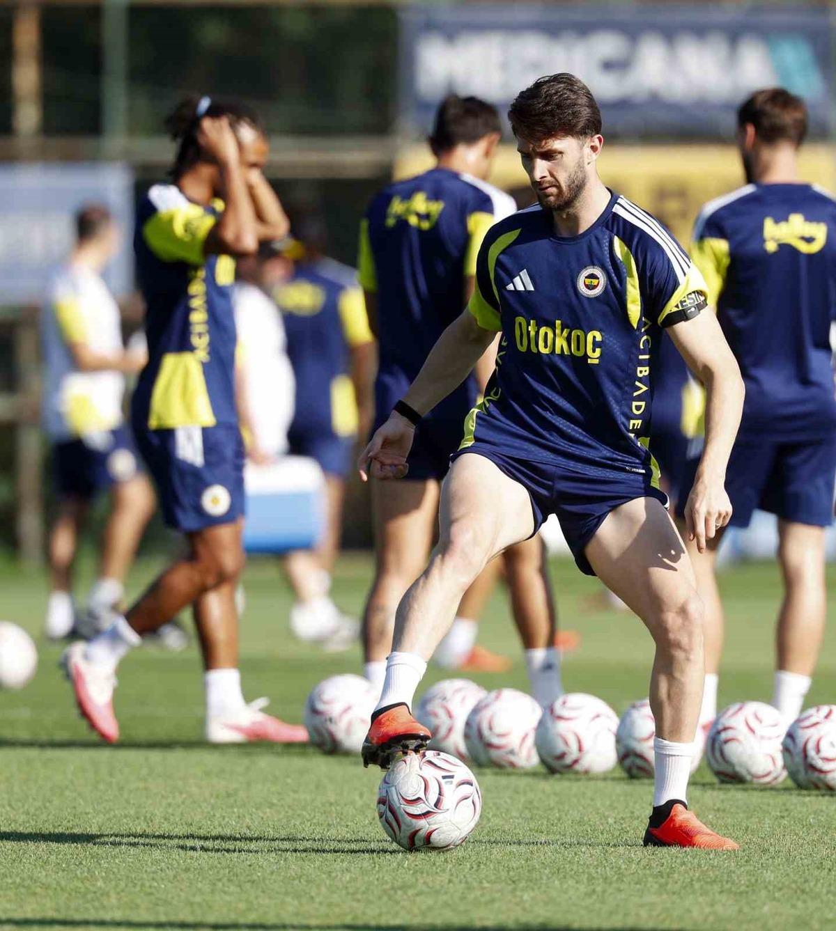 Fenerbah&ccedil;e, Gornik Zabrze ma&ccedil;ının hazırlıklarını s&uuml;rd&uuml;rd&uuml; 1