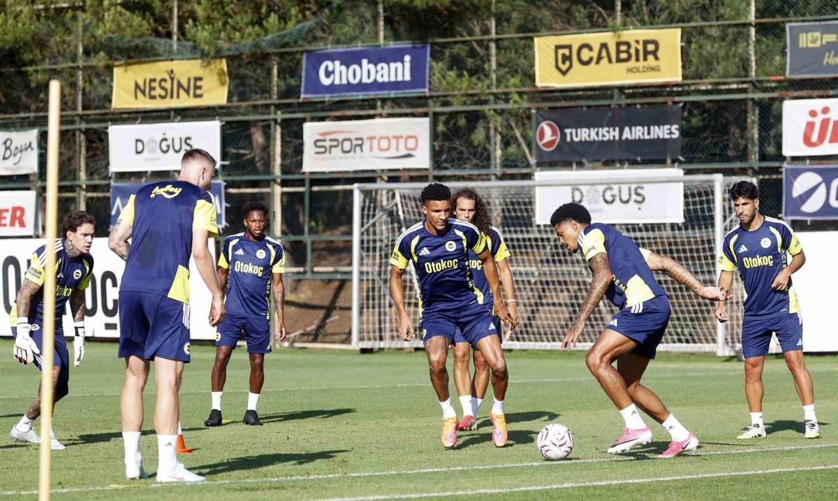 Fenerbah&ccedil;e, Gornik Zabrze ma&ccedil;ının hazırlıklarını s&uuml;rd&uuml;rd&uuml; 2