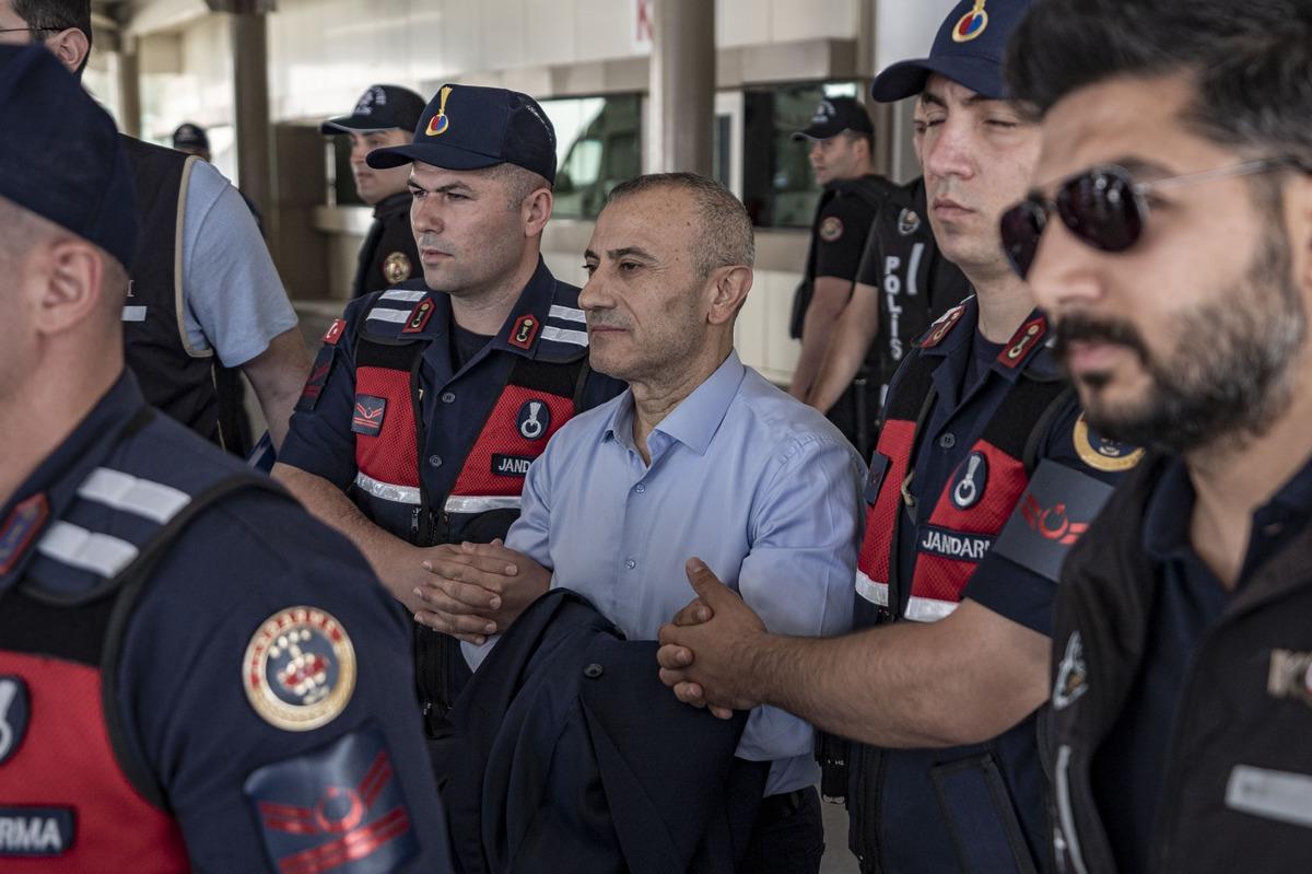 Eski Tunceli Valisi Tuncay Sonel 4 farklı su&ccedil;tan tutuklandı 3