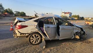 Kastamonu'da iki otomobil &ccedil;arpıştı: 2 yaralı
