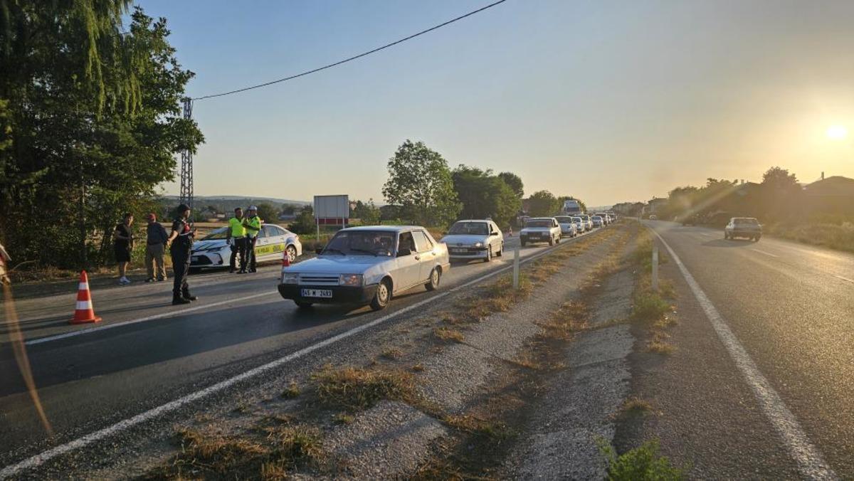 Kastamonu da iki otomobil &ccedil;arpıştı: 2 yaralı 2