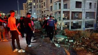 Gaziantep’te kaza sonrası savrulan araç inşaat çukuruna uçtu: 2’si ağır 3 yaralı