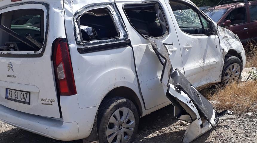 Cenazeyi almaya giderken kaza yaptılar: 3 kuzen &ouml;ld&uuml;, 2 yaralı