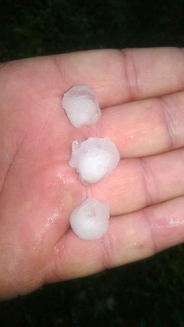 Burdur'da dolu, tarım arazilerine zarar verdi