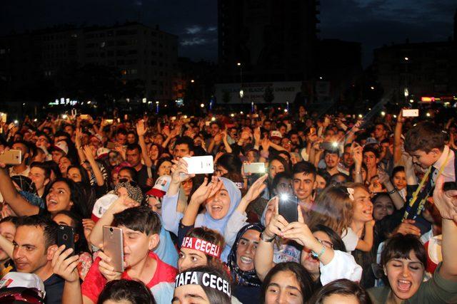 Elazığ'da Mustafa Ceceli konseri 