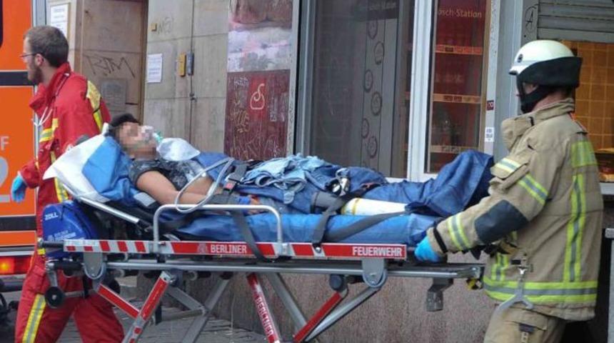 Almanya'da bıçaklı saldırı!