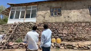 Evin her yerinden yılan çıkıyor! hayatları kabusa döndü, uyuyamaz hale geldiler