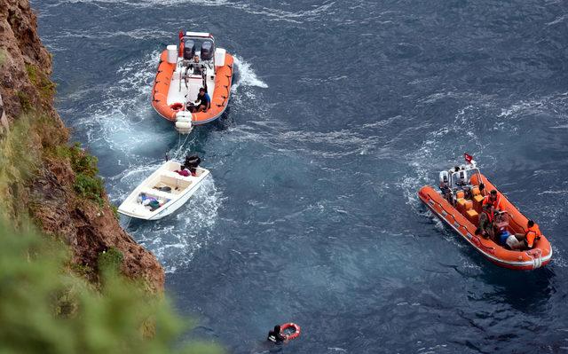 Denizde mahsur kalan 'Poyraz bebek' ve ailesi kurtarıldı