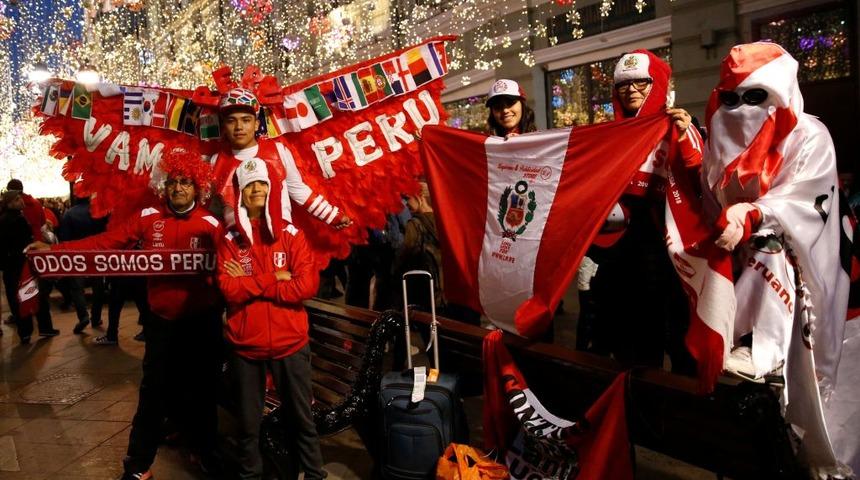 Perulu taraftar, Dünya Kupası bileti için 25 kilo almış
