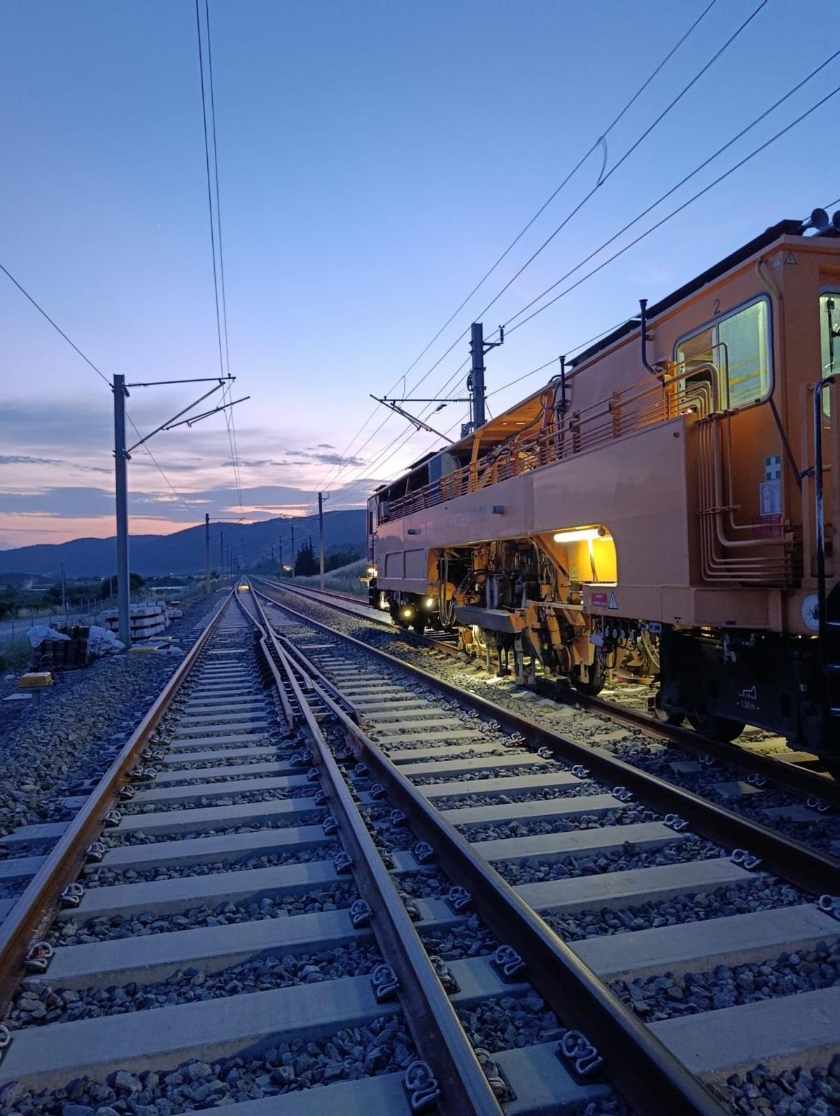 Hızlı tren geliyor, test s&uuml;r&uuml;şleri başlıyor: 2 saat 15 dakikaya d&uuml;şecek 6