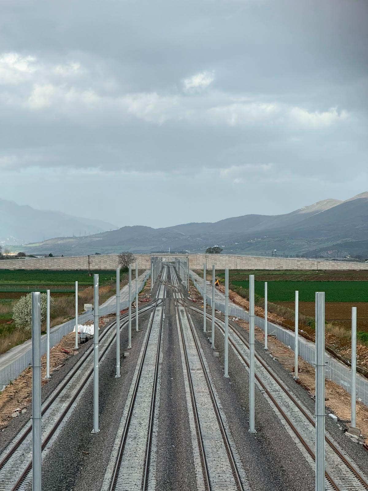 Hızlı tren geliyor, test s&uuml;r&uuml;şleri başlıyor: 2 saat 15 dakikaya d&uuml;şecek 10