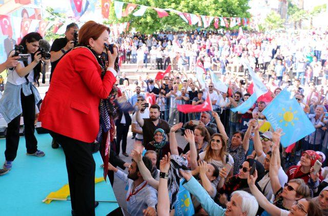 Akşener: Halep'te, Türkiye'den vatanına giden Suriyeliler ile iftar edeceğim (2)