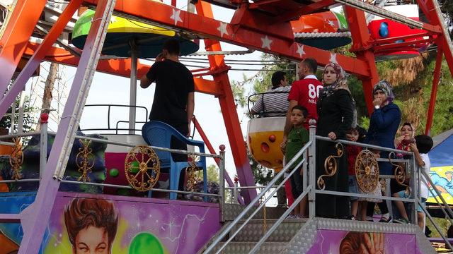 Lunaparkta dönme dolap kavgası: 5 yaralı