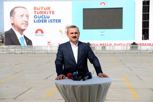 Fotoğraflar // AK Parti İstanbul İl Başkanı Şenocak Yenikapı'da yapılacak miting ile ilgili konuştu